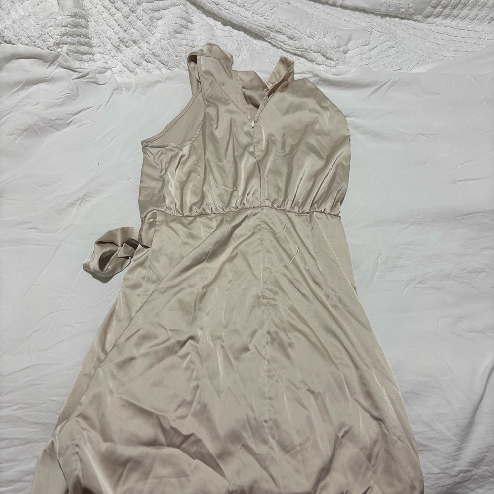 Elegant Beige Sleeveless Dress